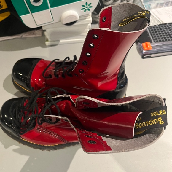 Vintage Dr. Martens Patent Leather Red & Black, Women's size 10 US - Picture 5 of 16